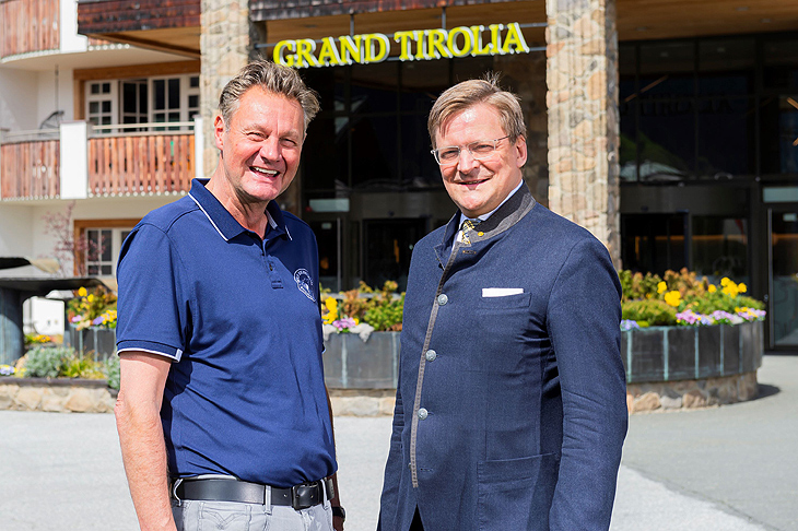Neuer Golfmanager Steffen Ritschel (li.) neben Gerhard Bosse, General Manager Grand Tirolia (©Foto: MartinRaffeine) 